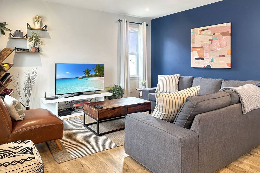 Photo of Livingroom in Downtown