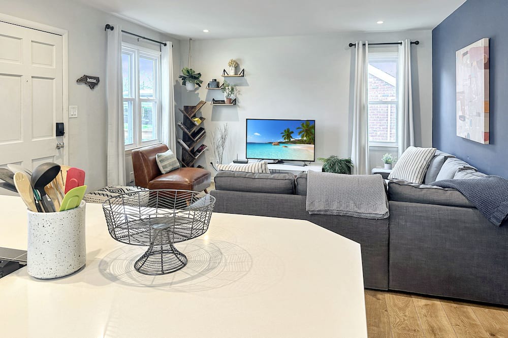 Photo of Livingroom in Downtown