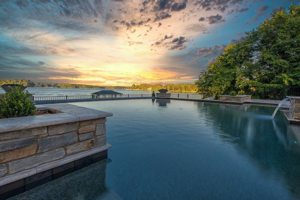 Photo of Outdoor in Lake Norman of Catawba