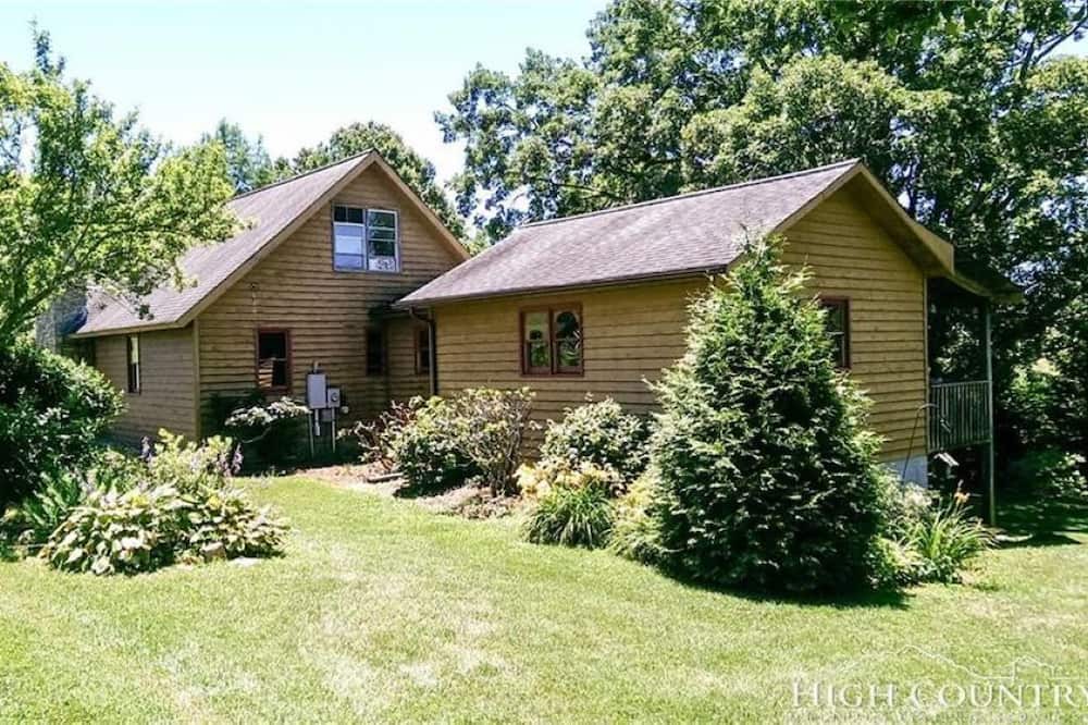 Photo of Outdoor in Glade Valley
