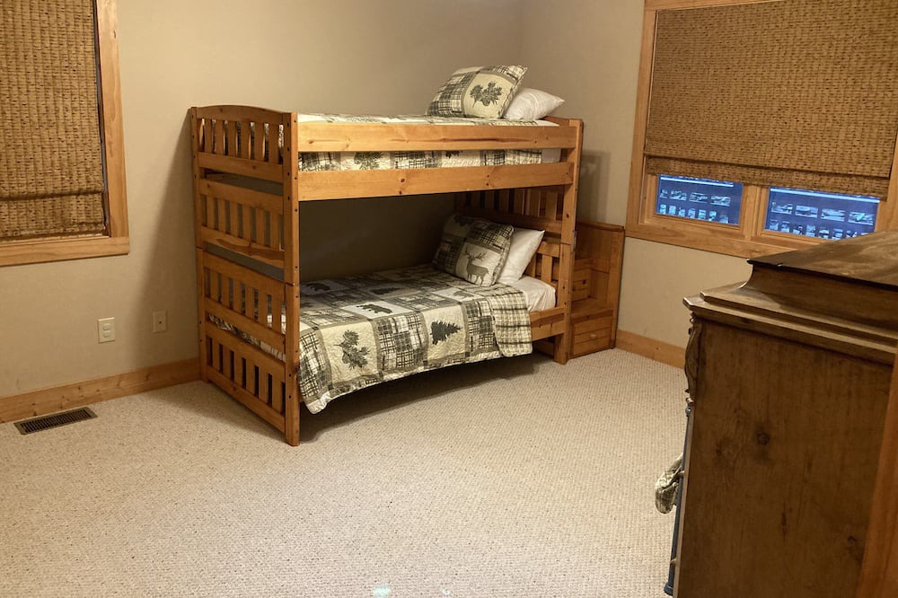 Photo of Bedroom in Cullowhee