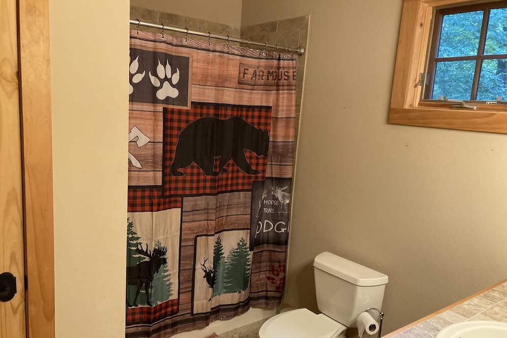 Photo of Bathroom in Cullowhee
