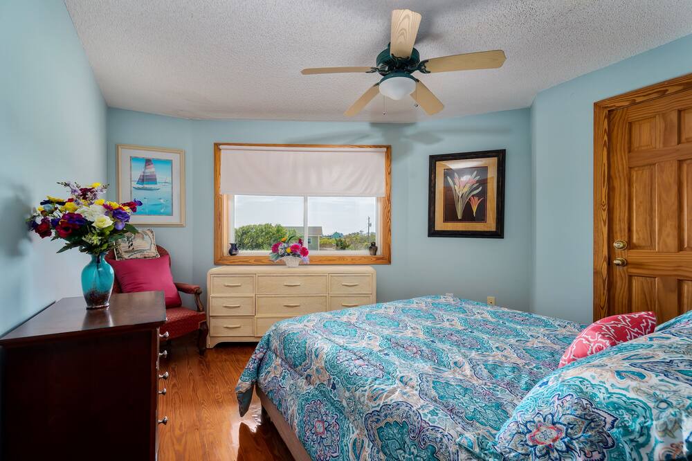 Photo of Bedroom in Cedar Island