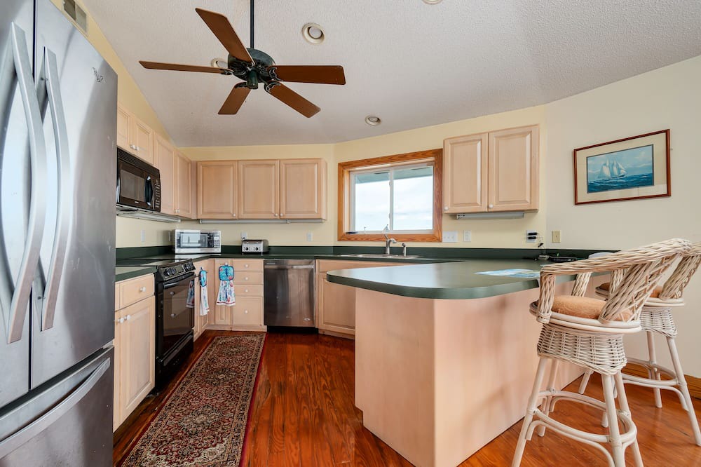 Photo of Kitchen in Cedar Island