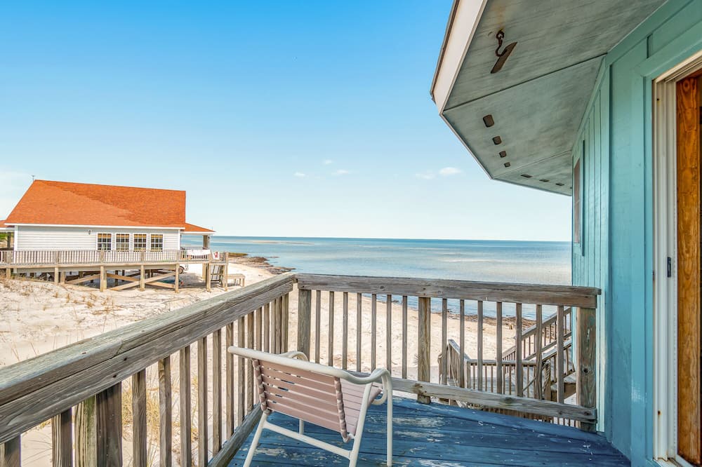 Photo of Patio Balcony in Cedar Island