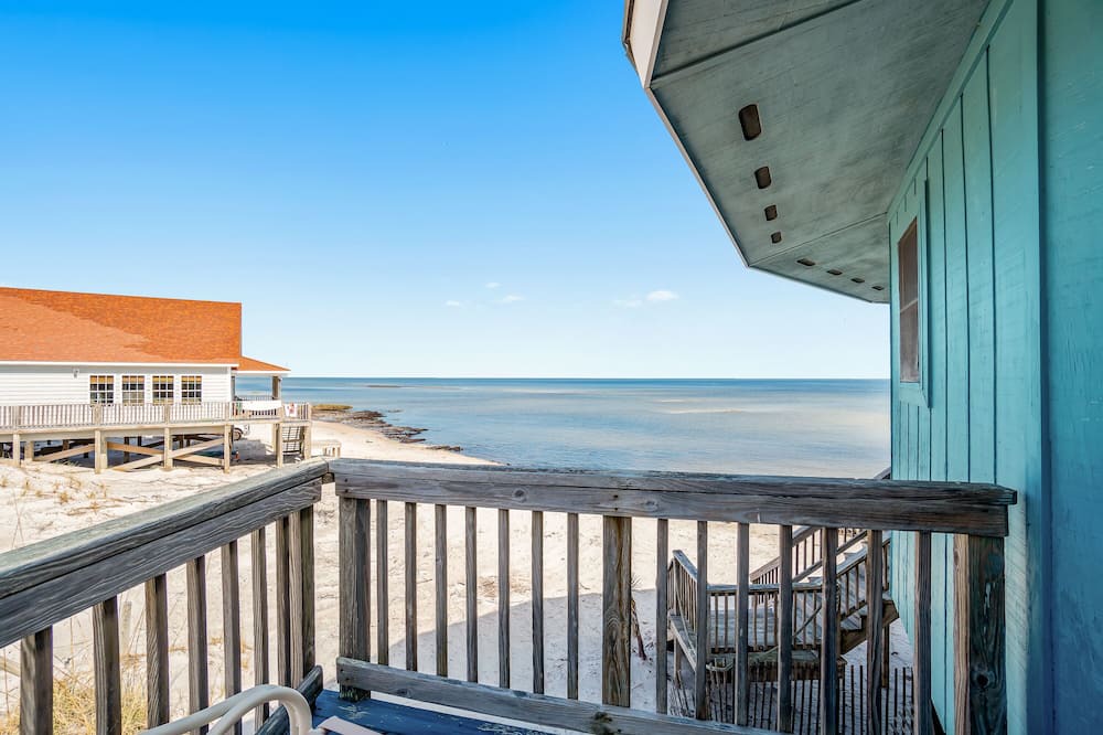 Photo of Patio Balcony in Cedar Island
