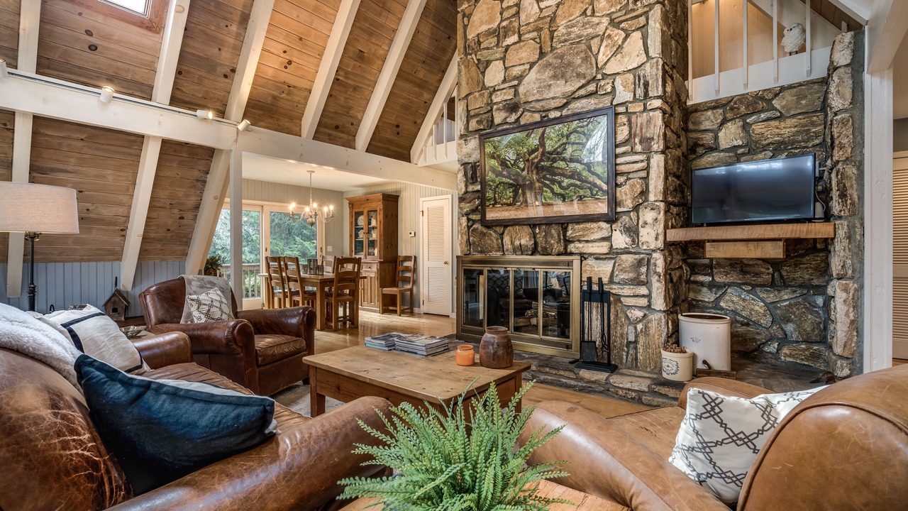 Photo of Livingroom in Lake Toxaway