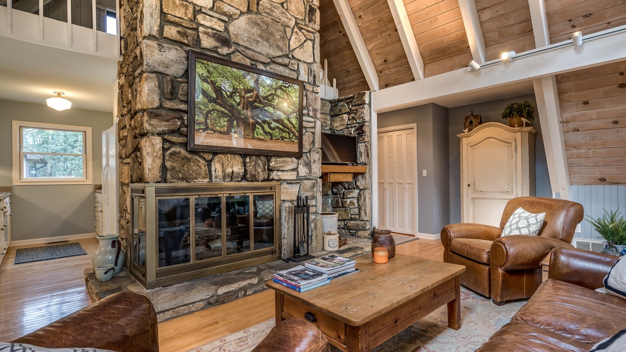 Photo of Livingroom in Lake Toxaway