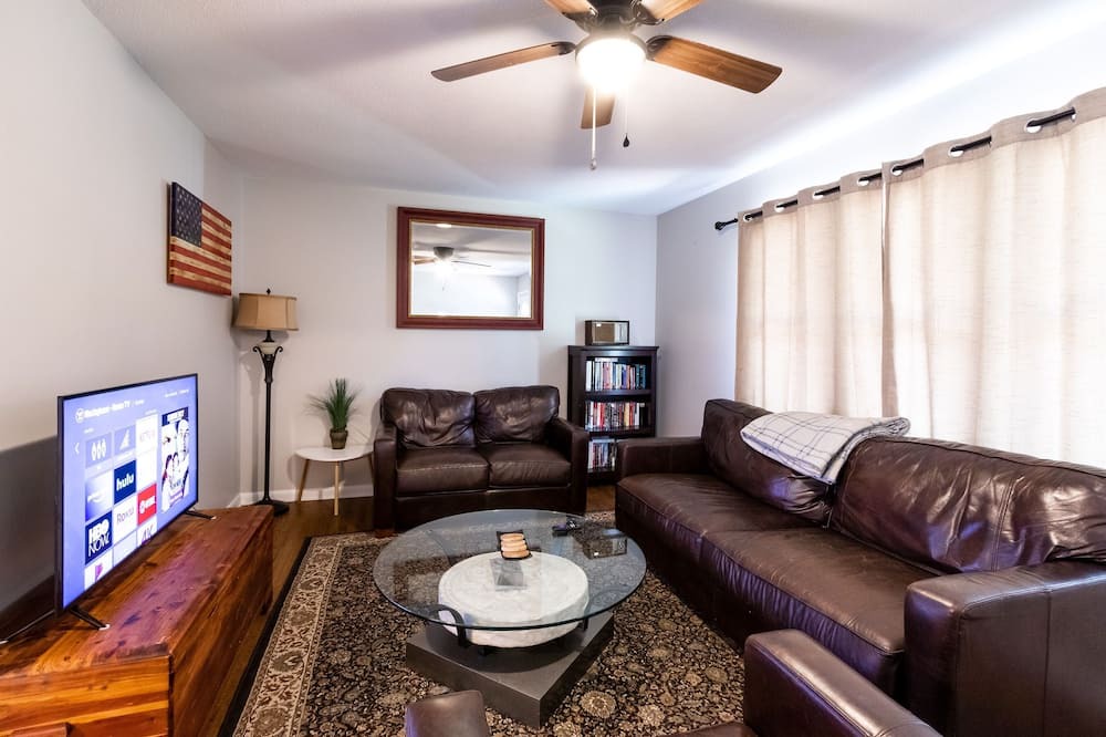 Photo of Livingroom in Westover
