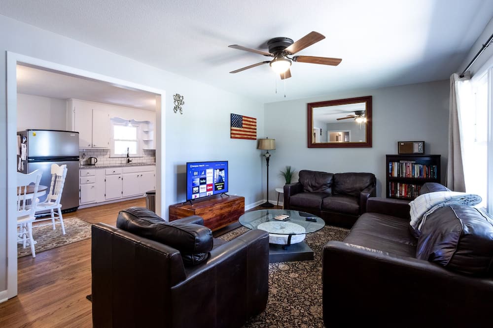 Photo of Livingroom in Westover