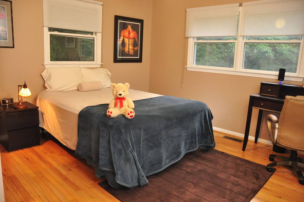 Photo of Bedroom in Skyland