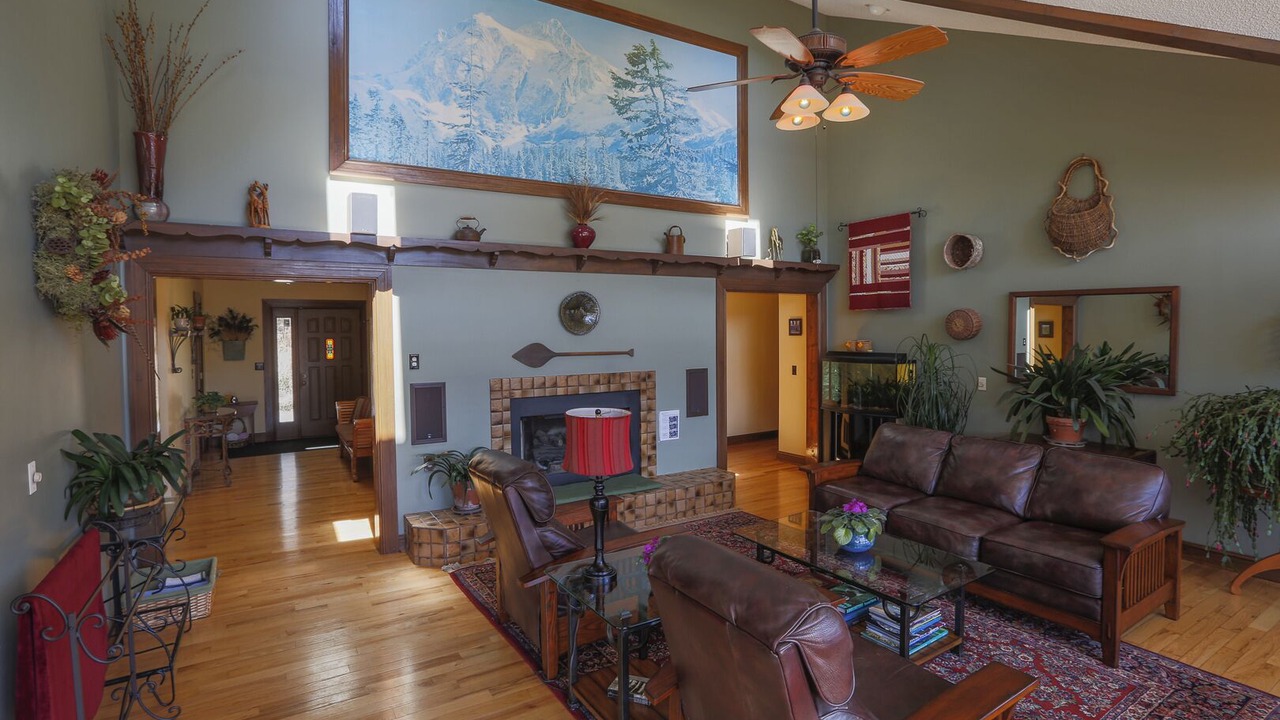 Photo of Livingroom in Barnardsville