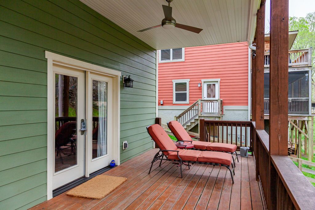 Photo of Patio Balcony in Huston - Courtland
