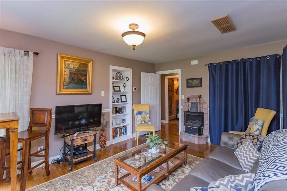 Photo of Livingroom in Goodlettsville