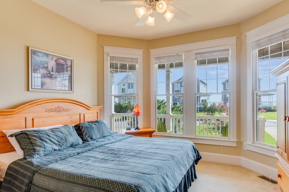 Photo of Bedroom in Manteo