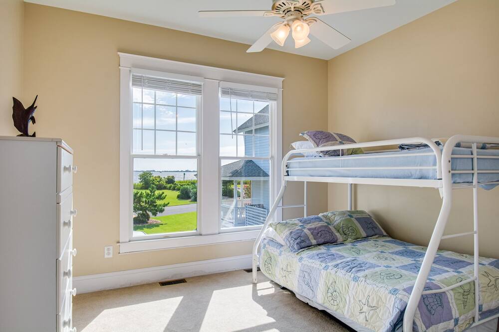 Photo of Bedroom in Manteo
