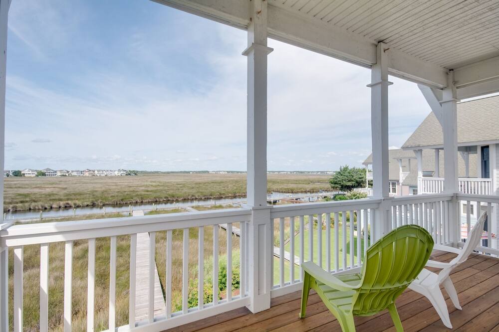 Photo of Bedroom in Manteo
