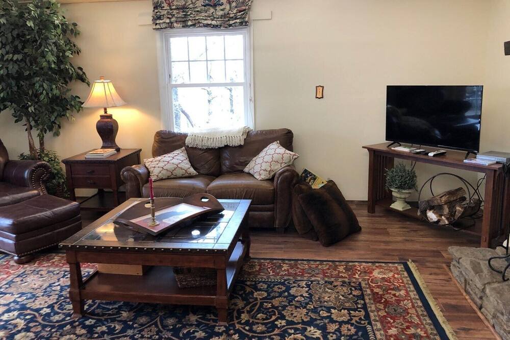 Photo of Bedroom in Candler