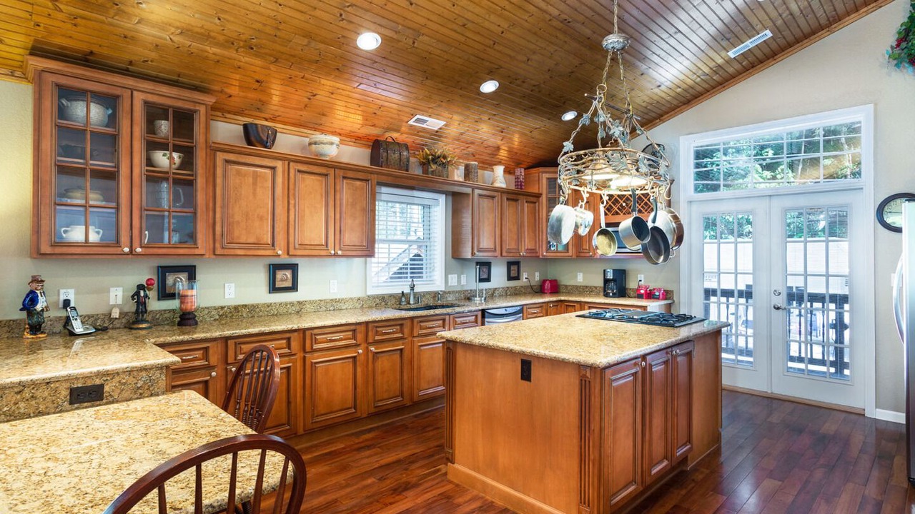 Photo of Kitchen in Chimney Rock