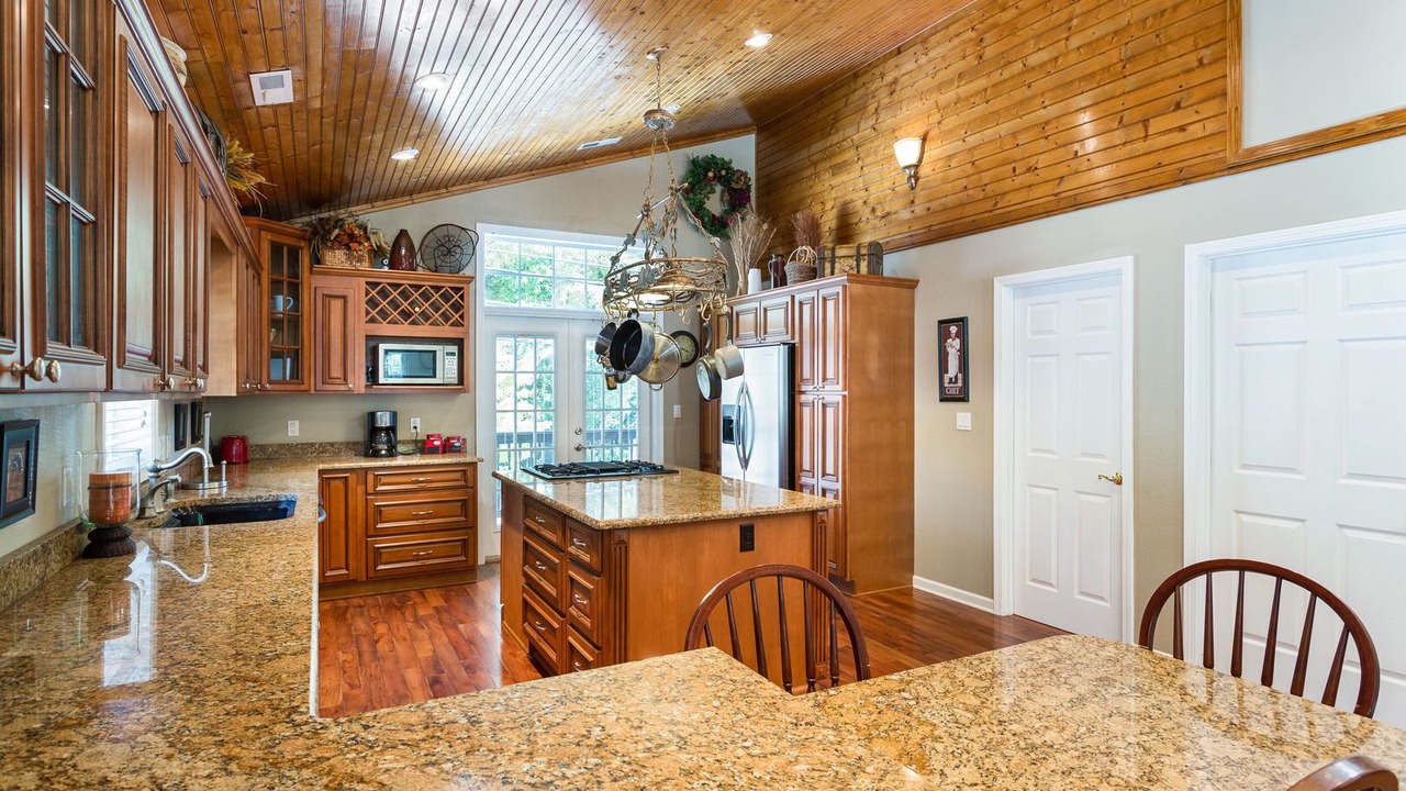 Photo of Kitchen in Chimney Rock