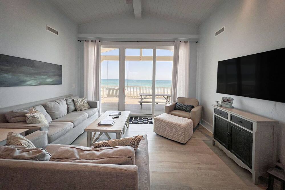 Photo of Livingroom in Shell Island