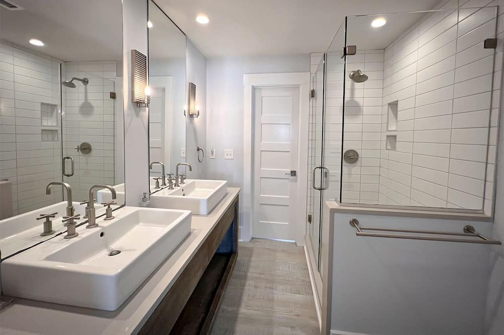 Photo of Bathroom in Shell Island
