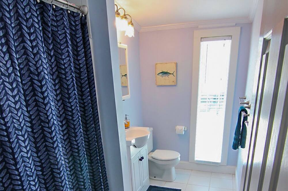 Photo of Bathroom in Shell Island