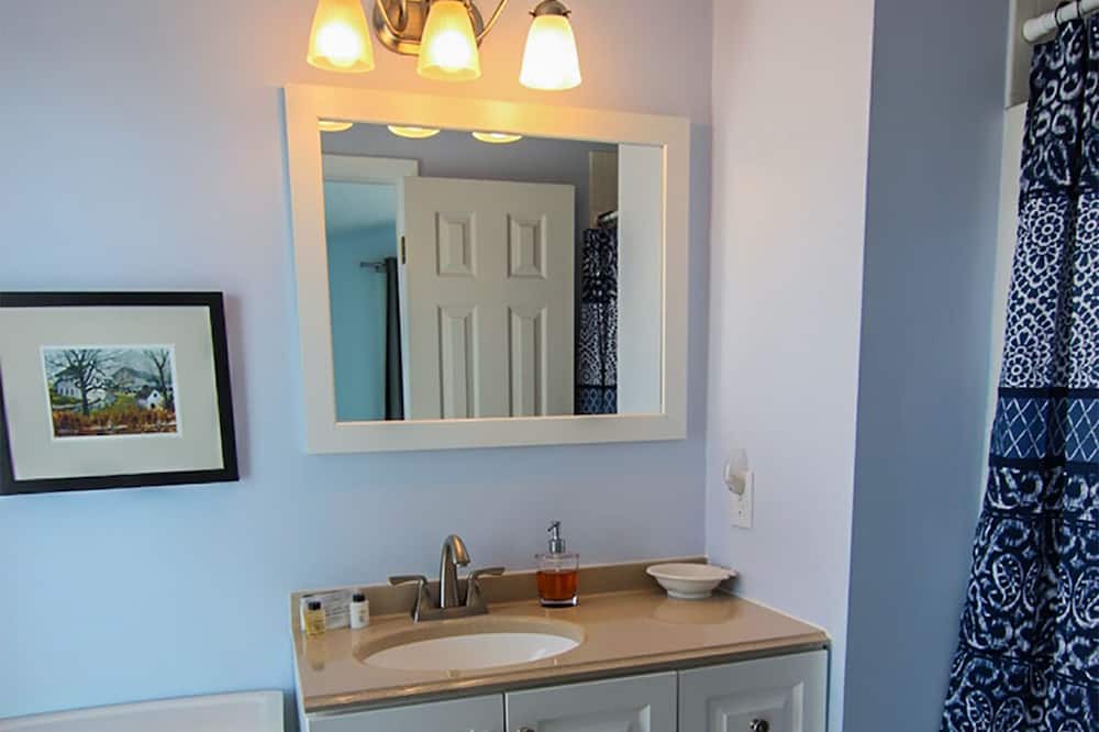 Photo of Bathroom in Shell Island