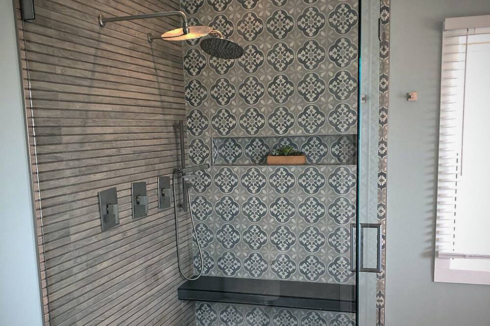 Photo of Bathroom in Shell Island