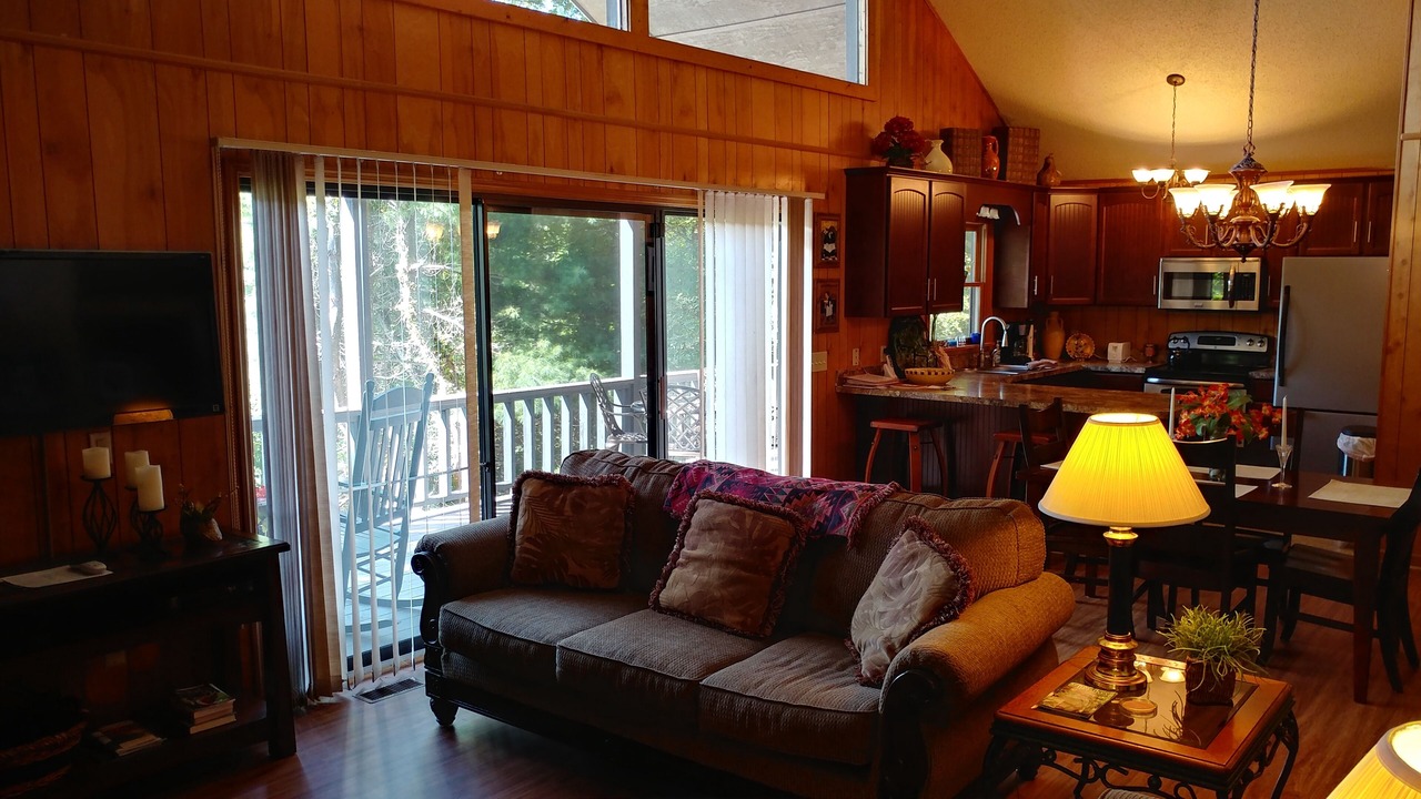 Photo of Livingroom in Valley Creek Run