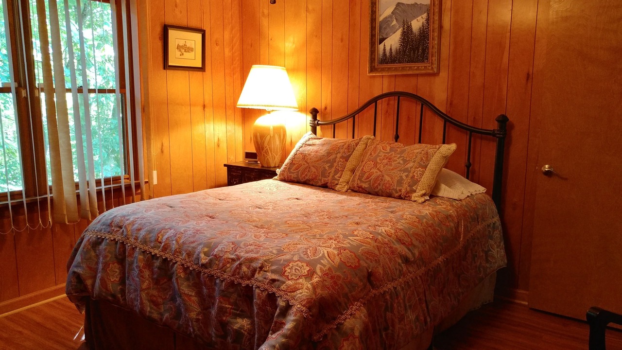 Photo of Bedroom in Valley Creek Run