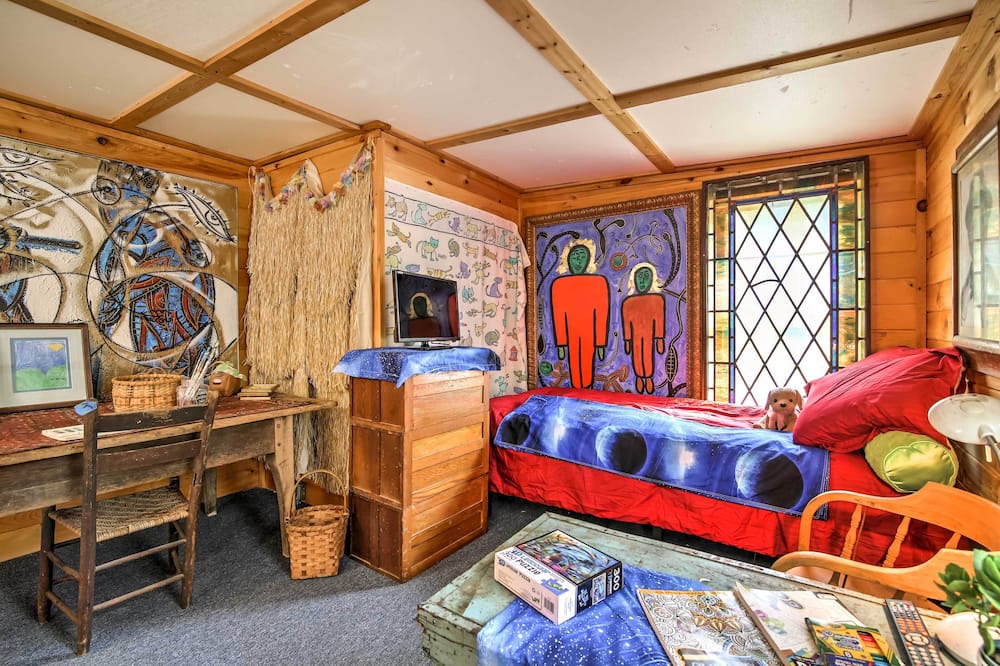 Photo of Bedroom in Robbinsville
