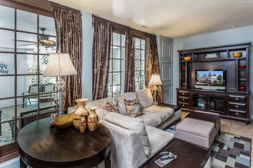 Photo of Livingroom in Kenilworth