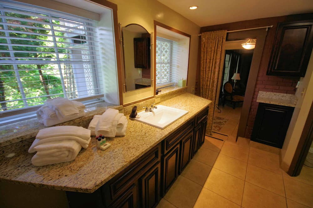 Photo of Bathroom in Kenilworth