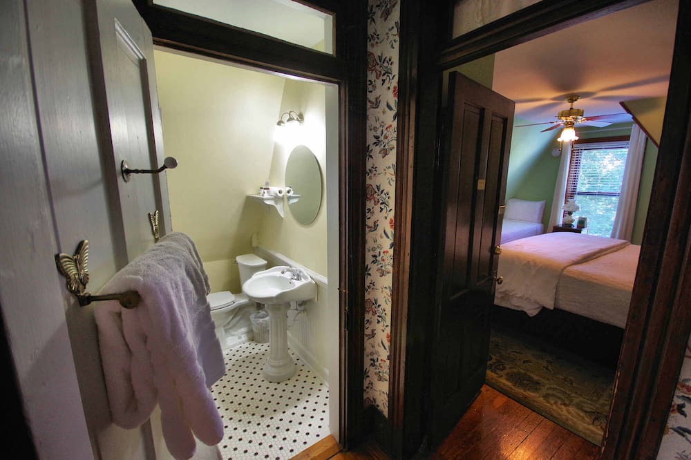 Photo of Bathroom in Kenilworth