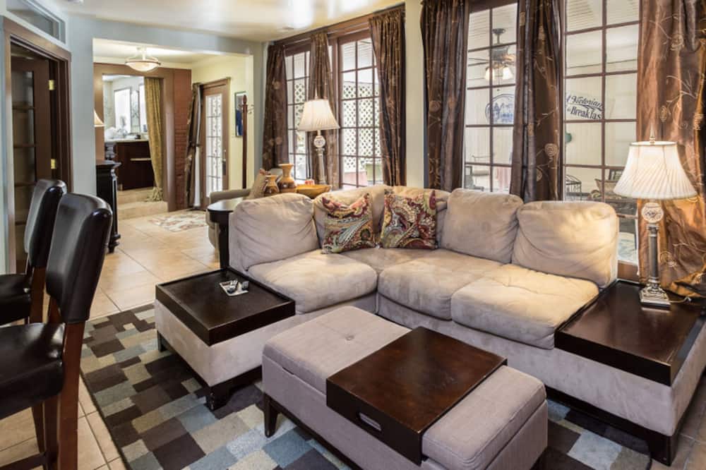 Photo of Livingroom in Kenilworth