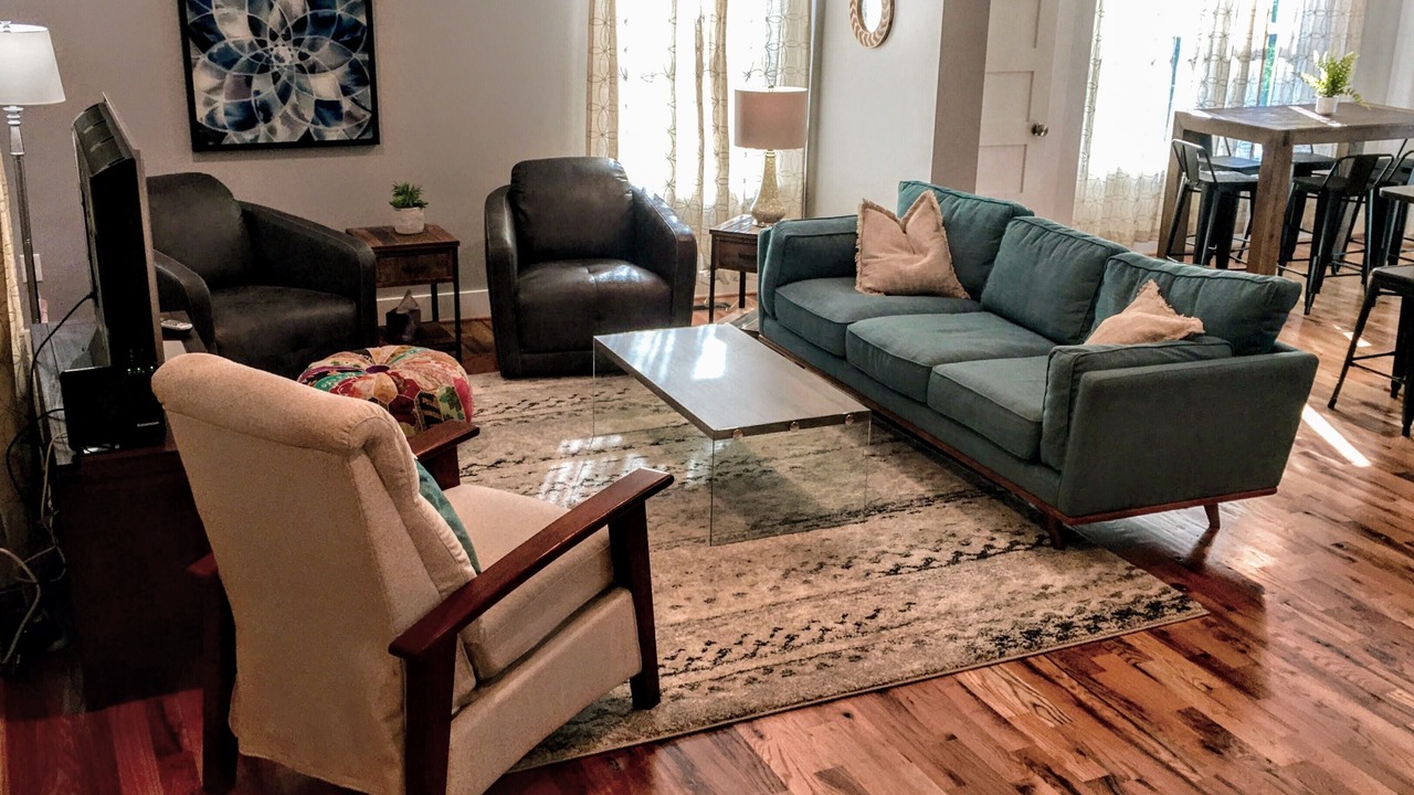 Photo of Livingroom in Huston - Courtland