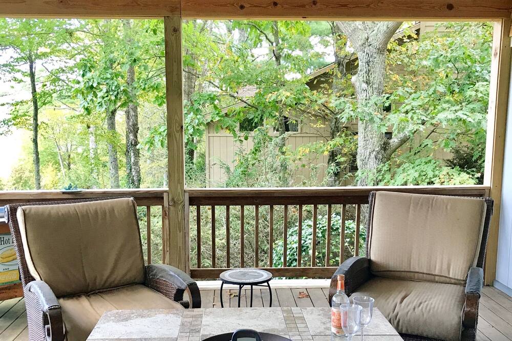 Photo of Patio Balcony in Glenville