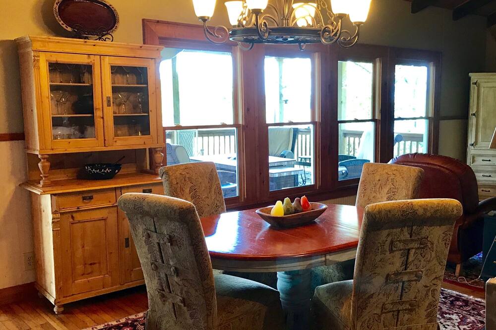 Photo of Livingroom in Glenville