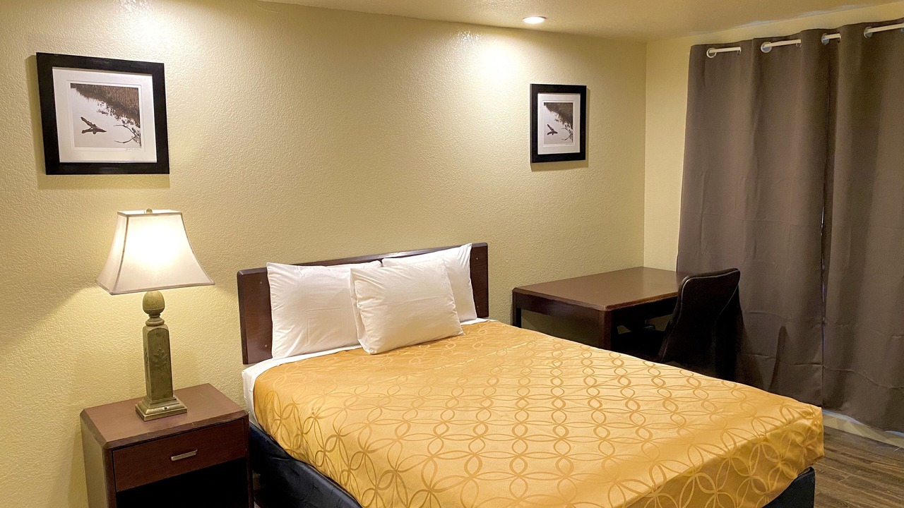 Photo of Bedroom in Elizabeth City