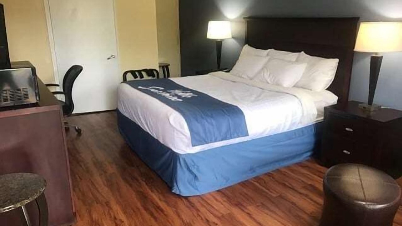 Photo of Bedroom in King