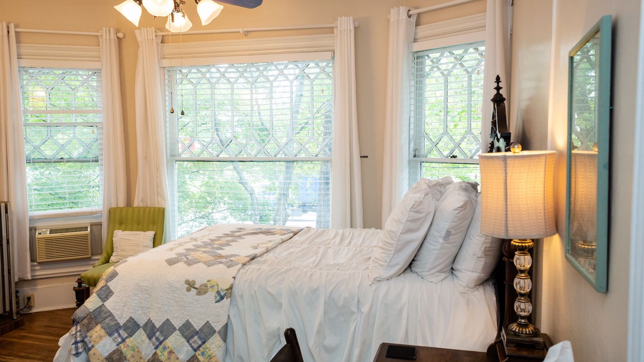 Photo of Bedroom in Hendersonville