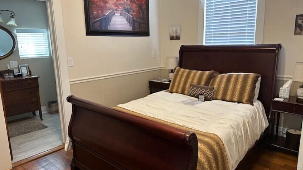 Photo of Bedroom in Hendersonville