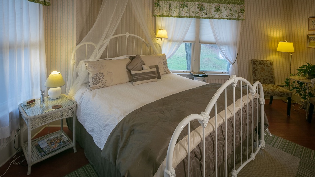 Photo of Bedroom in Sugar Grove