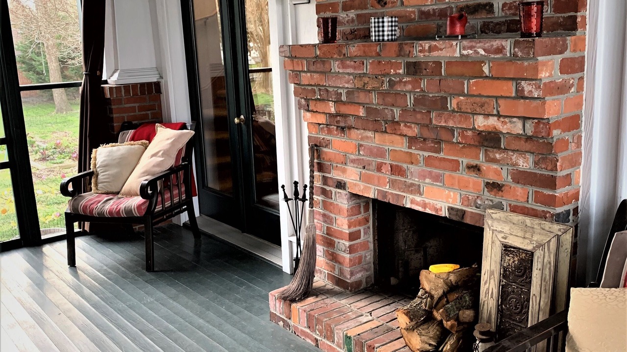 Photo of Livingroom in Historic Downtown Manteo