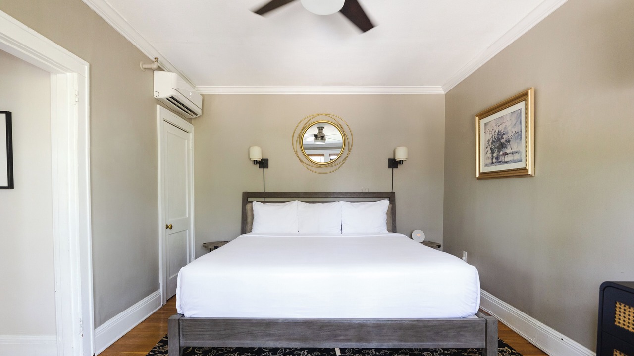 Photo of Bedroom in Charlotte Street