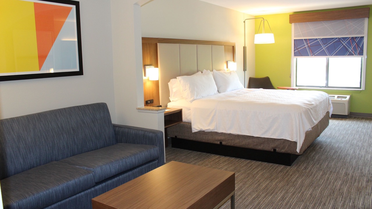 Photo of Bedroom in Forest City