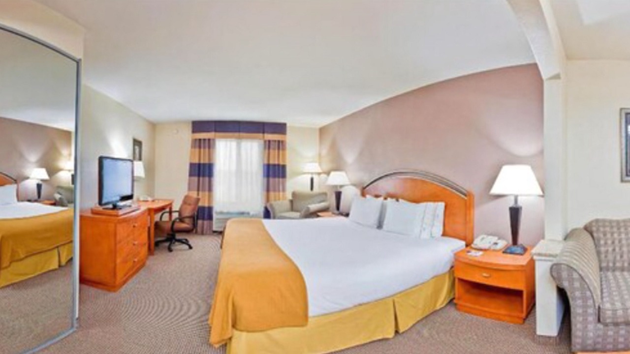 Photo of Bedroom in Forest City