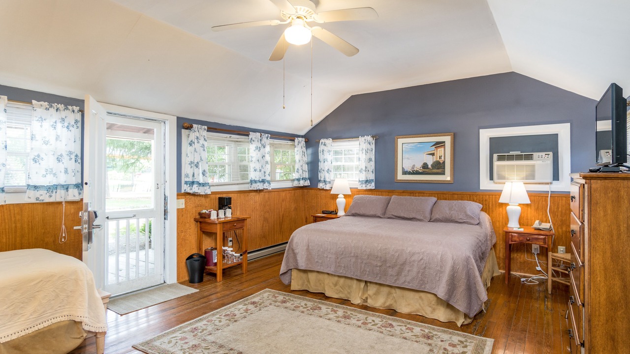 Photo of Bedroom in Flat Rock