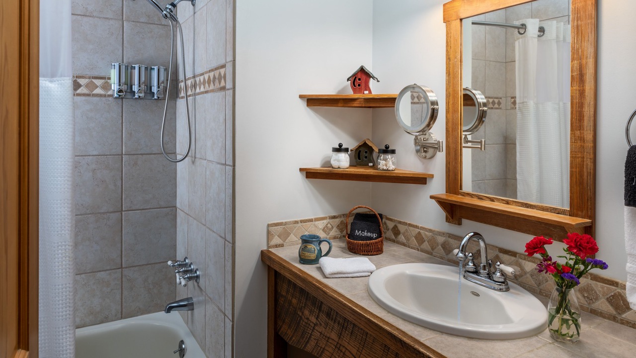 Photo of Bathroom in Arden